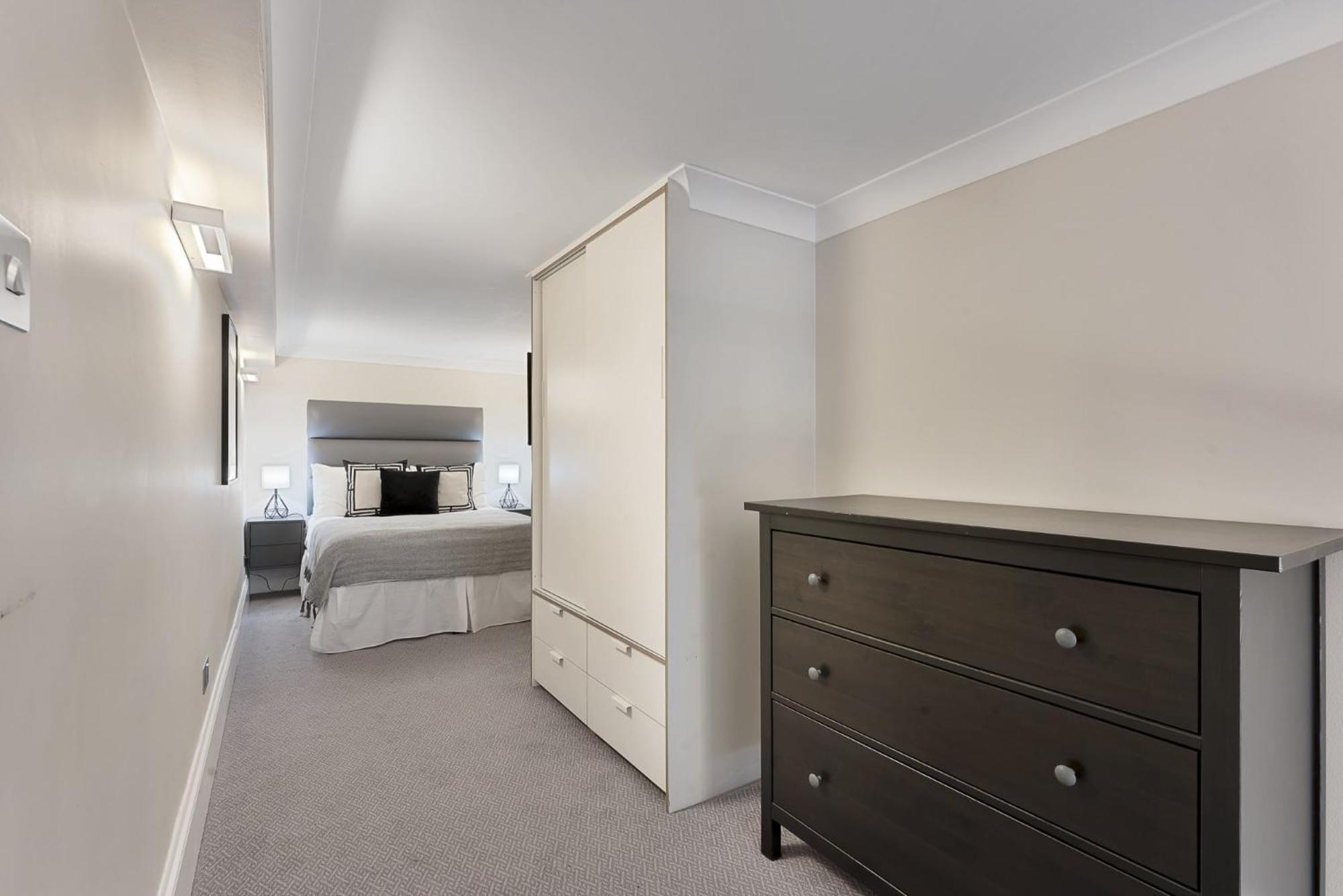 Apartment Cleveland Residences Kensington