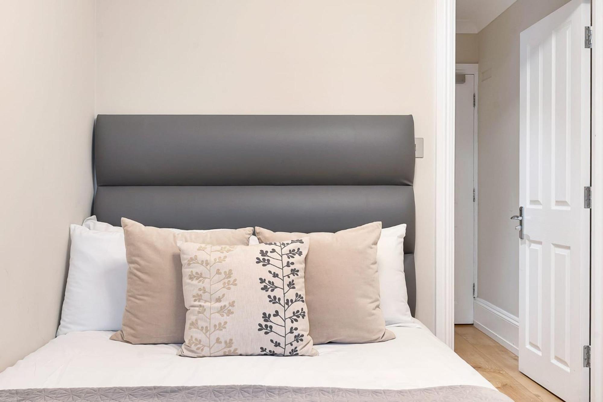 Cleveland Residences Kensington Apartment